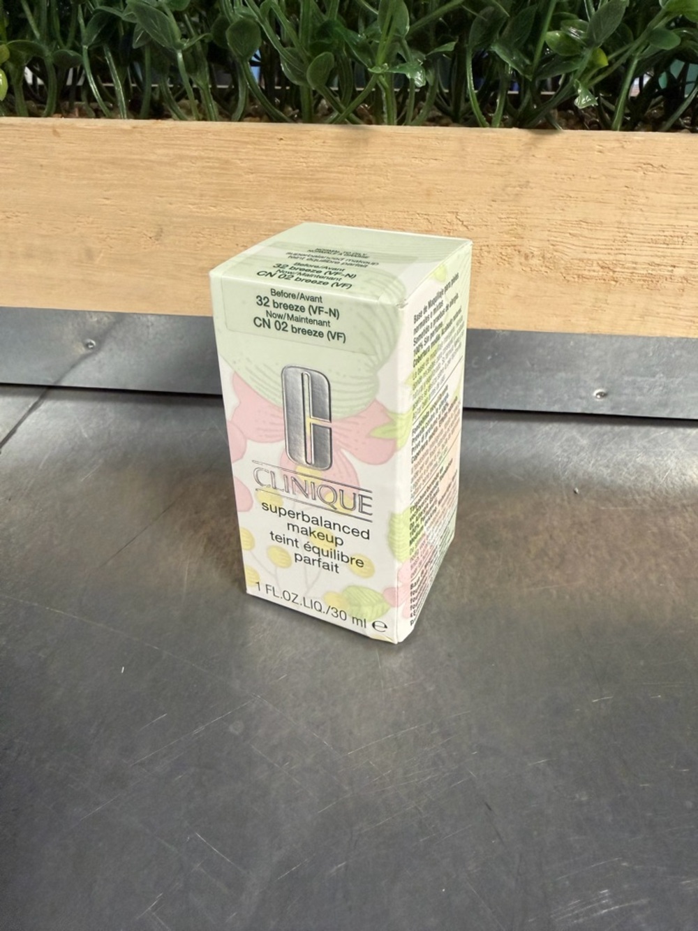 Clinique Superbalanced Liquid Foundation - NEW - Picture 6 of 6